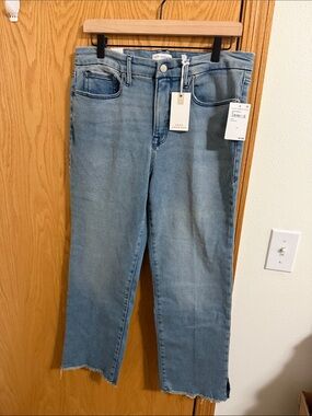Sz. 12 Good American Light Blue Cropped High-Rise Jeans (1 defect)